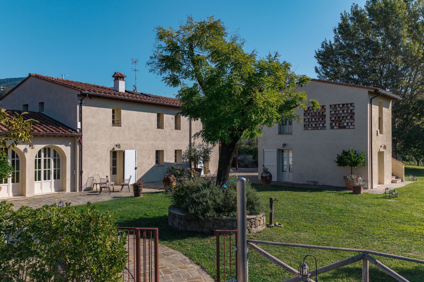 Colline villa photo.